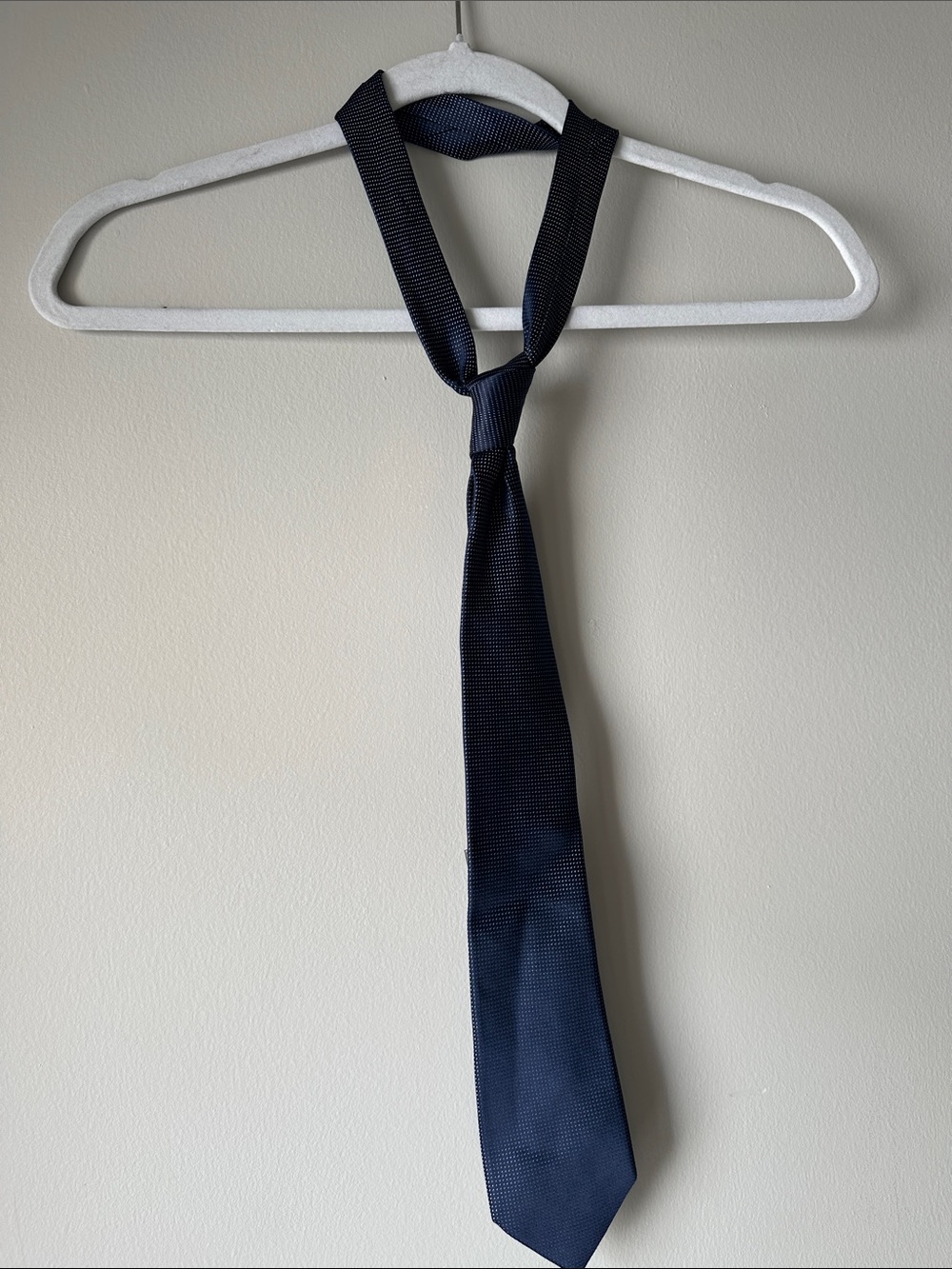 Van Heusen 100% silk Dotted Navy Blue Tie